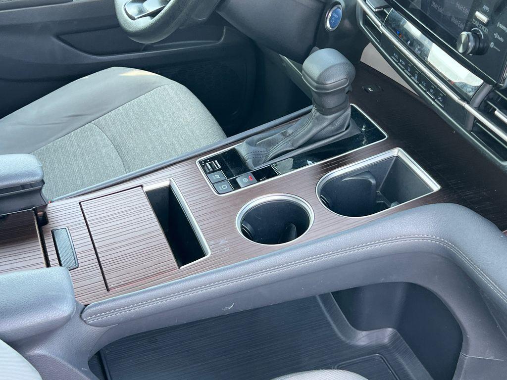 used 2024 Toyota Sienna car, priced at $31,900