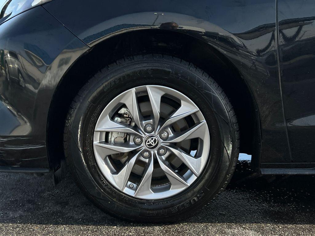used 2024 Toyota Sienna car, priced at $31,900