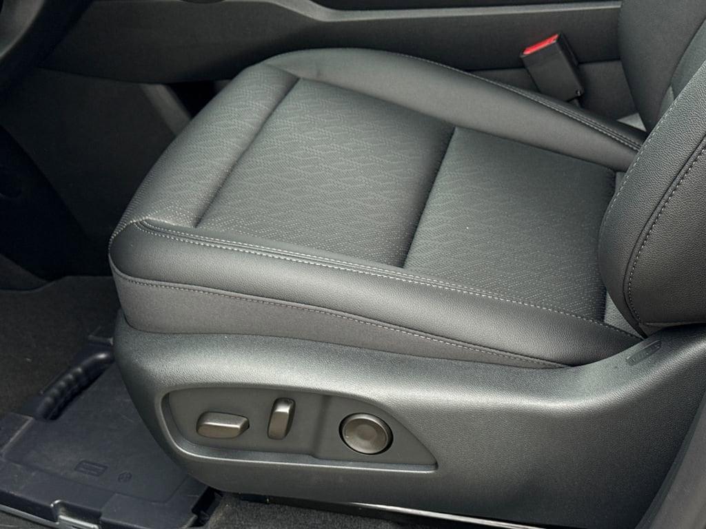 new 2026 Chevrolet Equinox car, priced at $28,590