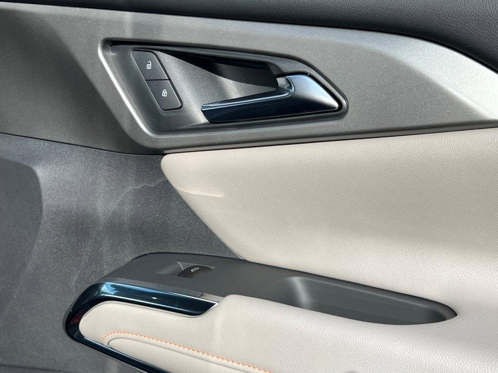 new 2026 Chevrolet Traverse car, priced at $37,690