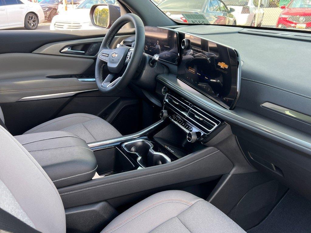 new 2026 Chevrolet Traverse car, priced at $37,690