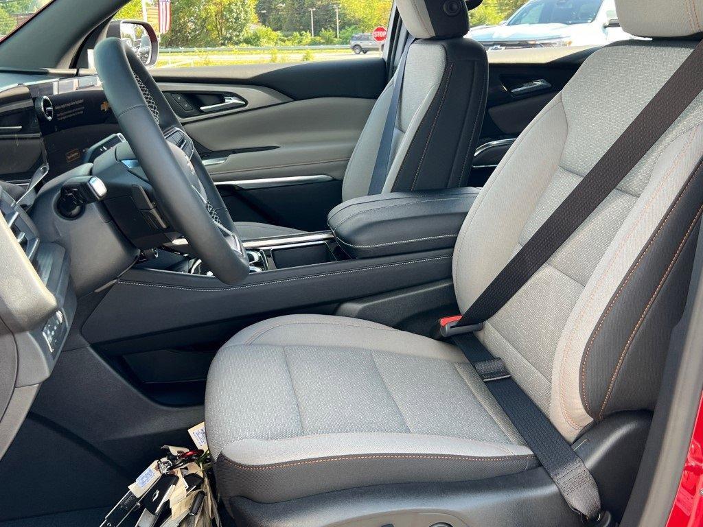 new 2026 Chevrolet Traverse car, priced at $37,690