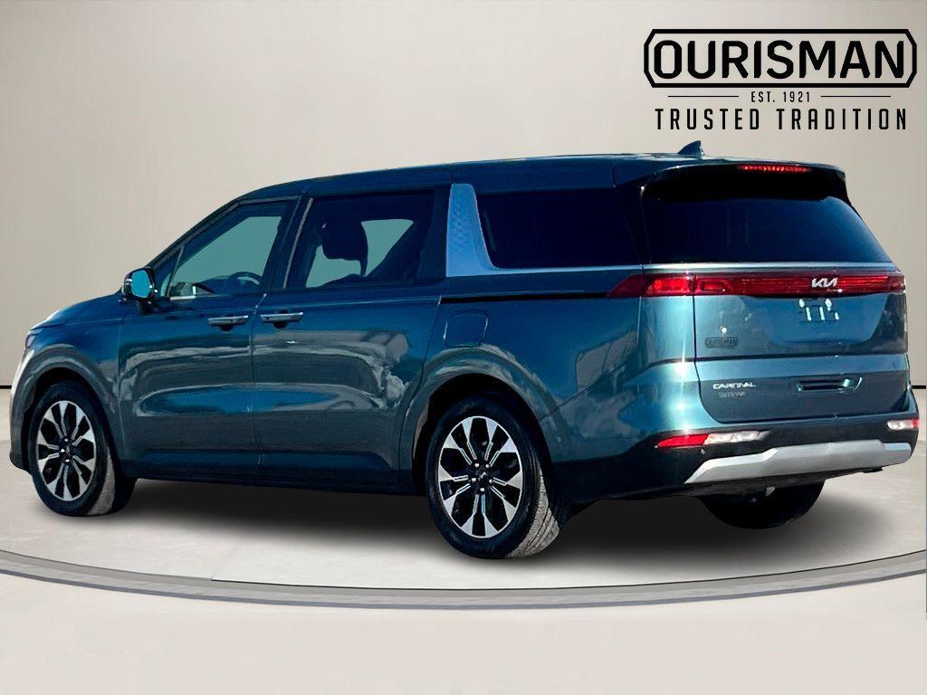 used 2024 Kia Carnival car, priced at $27,000