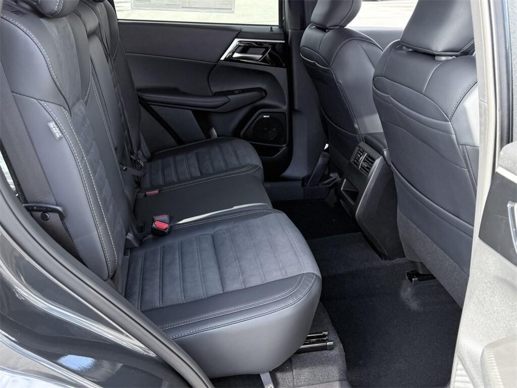 new 2025 Mitsubishi Outlander car, priced at $38,295