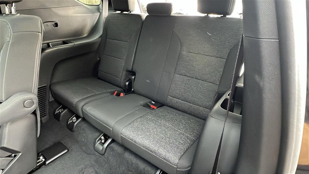 used 2025 Chevrolet Traverse car, priced at $34,000