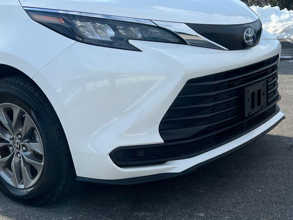 used 2024 Toyota Sienna car, priced at $32,200