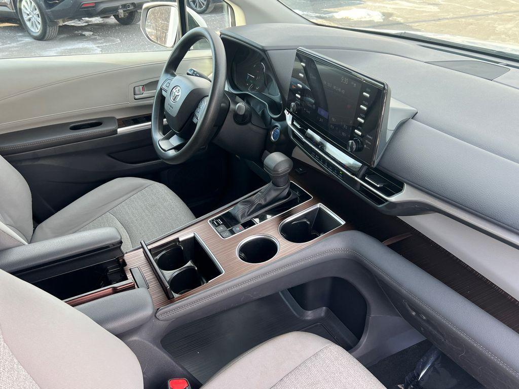 used 2024 Toyota Sienna car, priced at $32,200