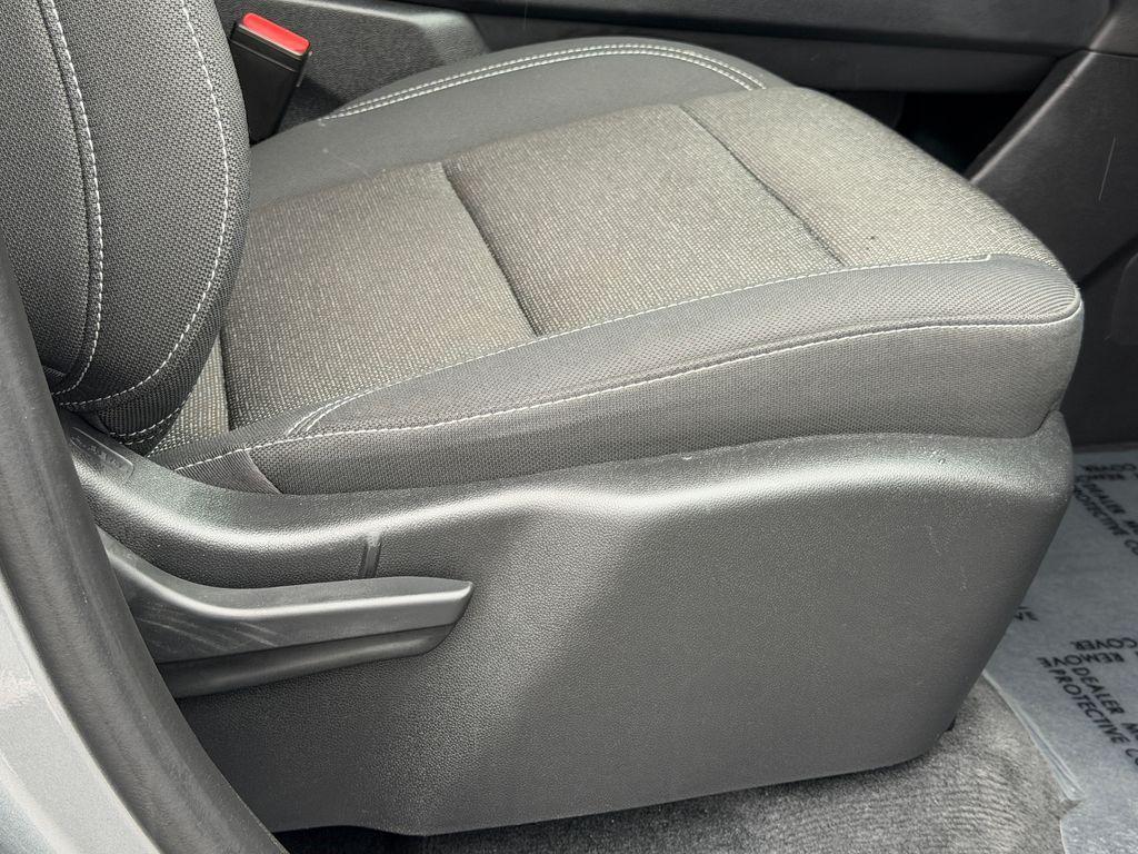 used 2024 Chevrolet Traverse car, priced at $31,000
