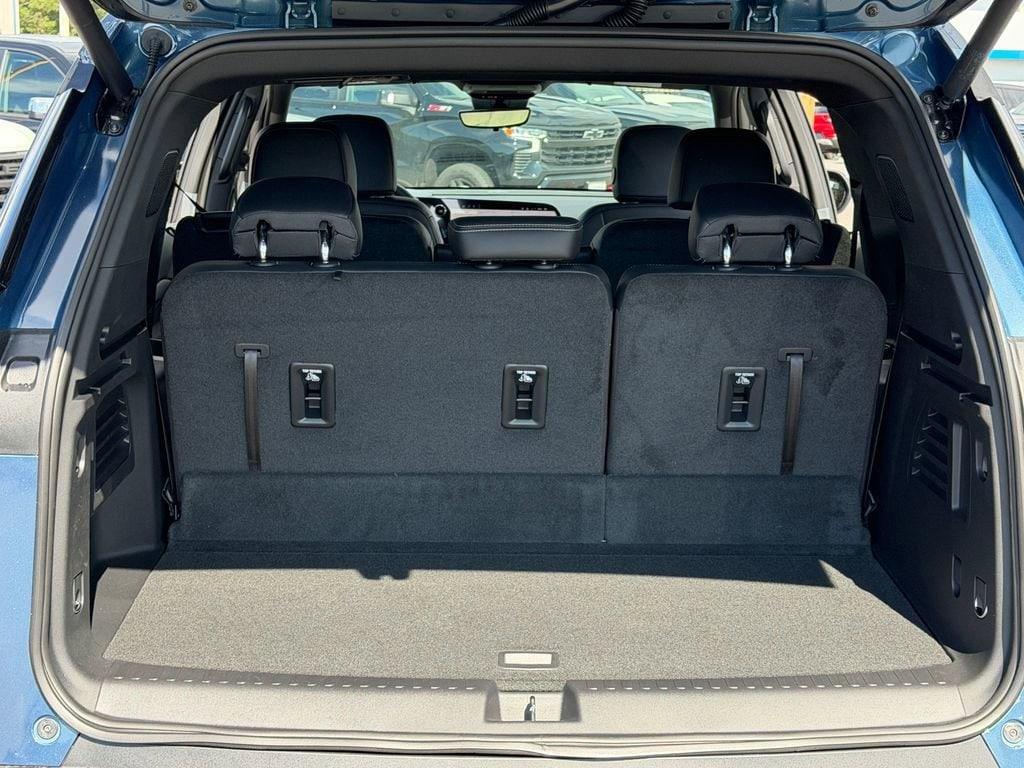 new 2026 Chevrolet Traverse car, priced at $41,318