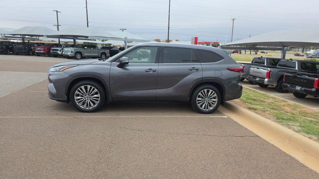 used 2022 Toyota Highlander car