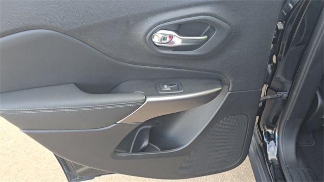 used 2021 Jeep Cherokee car