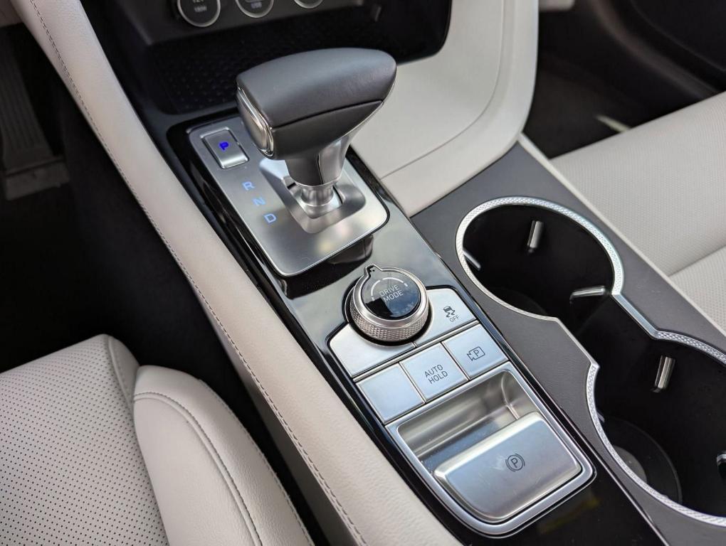 new 2025 Genesis G70 car