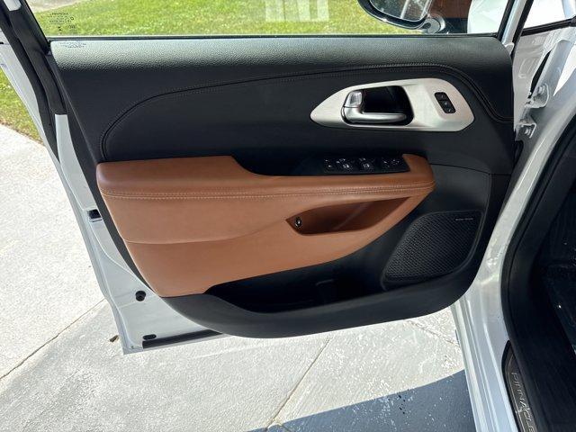 used 2026 Chrysler Pacifica Hybrid car, priced at $44,516