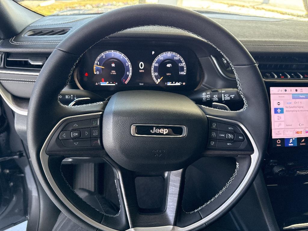 new 2025 Jeep Grand Cherokee car, priced at $54,235