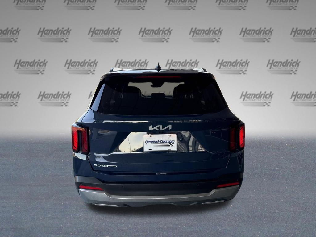 used 2024 Kia Sorento car, priced at $30,637