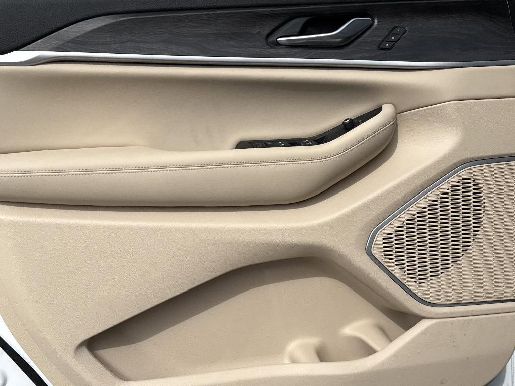 new 2026 Jeep Grand Cherokee car, priced at $50,405