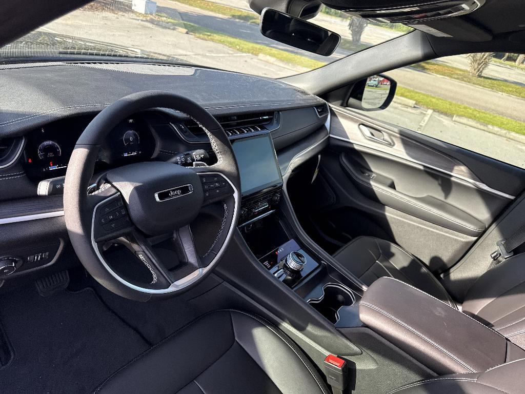 new 2025 Jeep Grand Cherokee L car, priced at $52,220