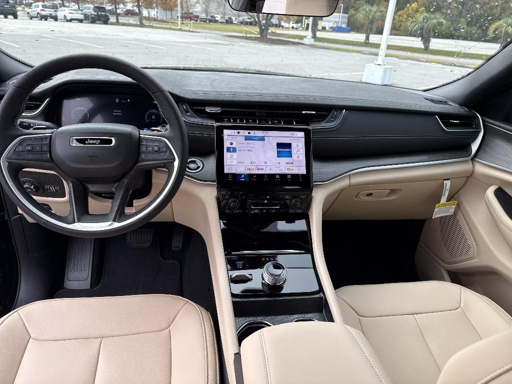 new 2025 Jeep Grand Cherokee car, priced at $53,735