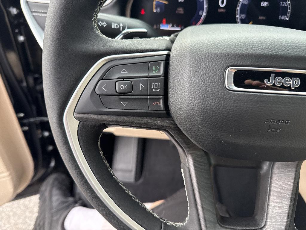 new 2025 Jeep Grand Cherokee car, priced at $53,735