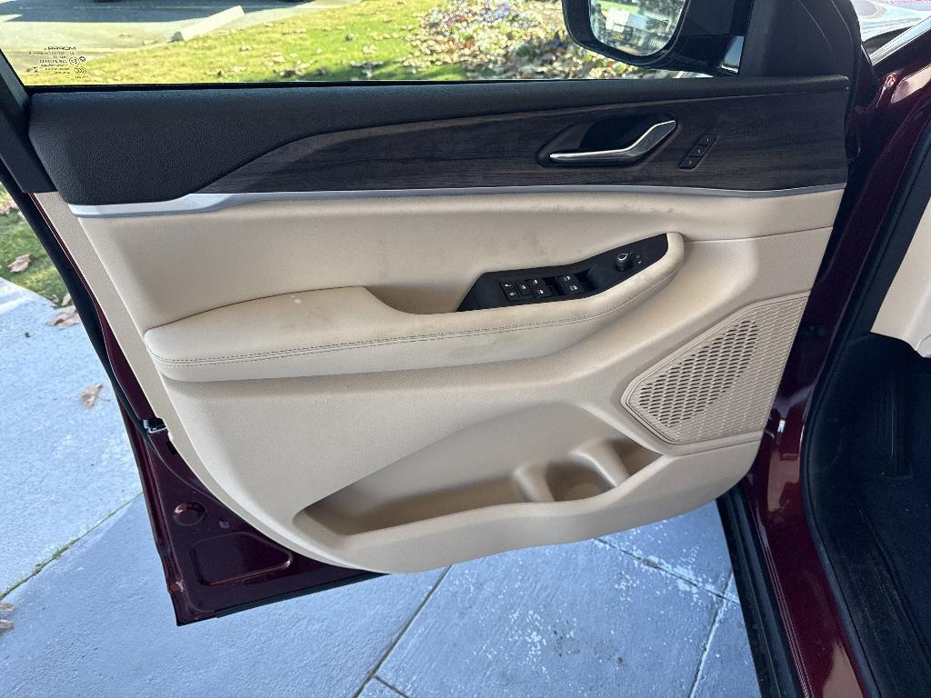 new 2025 Jeep Grand Cherokee car, priced at $54,235