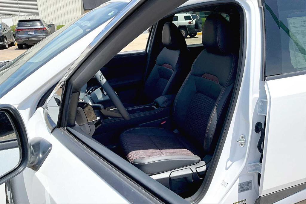 new 2025 Nissan Kicks car, priced at $24,048