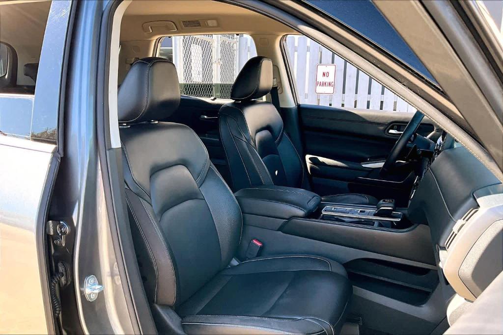 used 2022 Nissan Pathfinder car, priced at $25,995