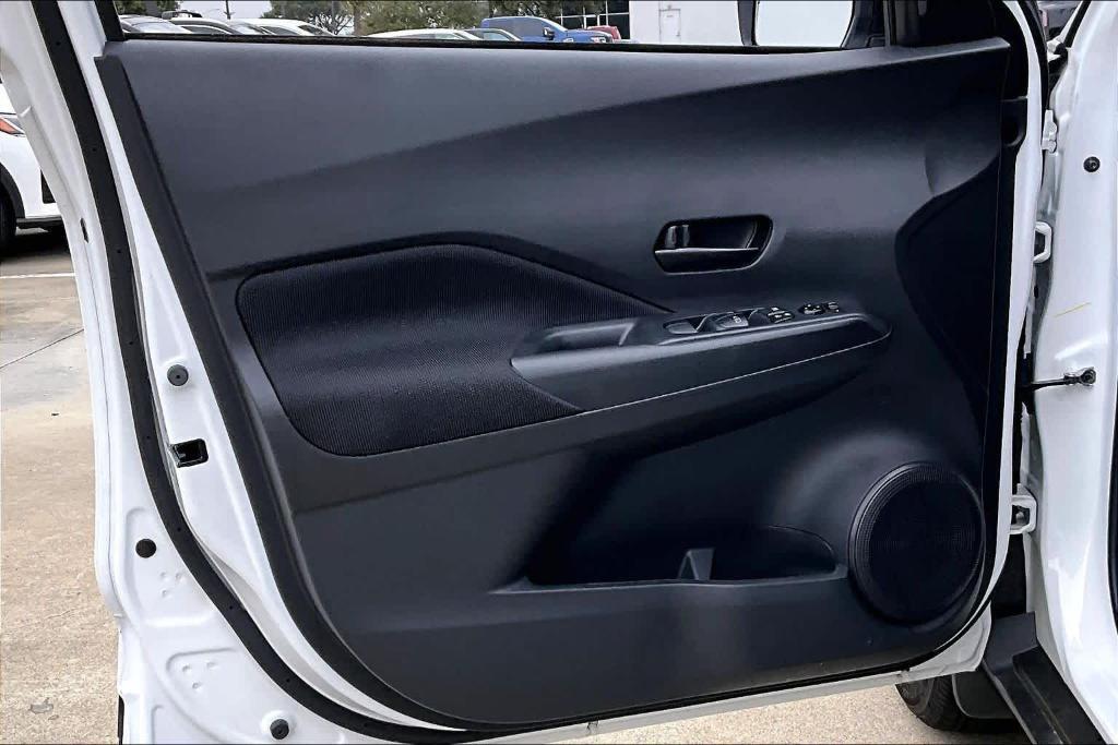 new 2025 Nissan Kicks Play car, priced at $23,260