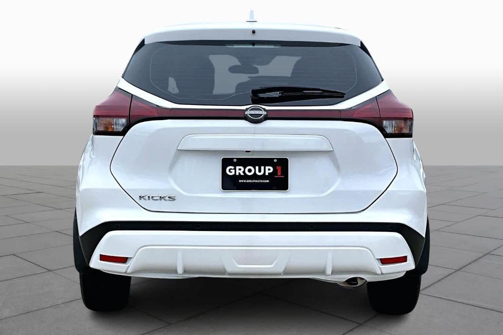 new 2025 Nissan Kicks Play car, priced at $23,260