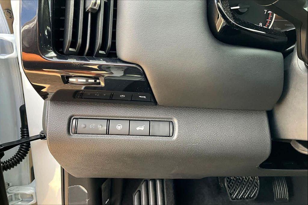new 2026 Nissan Pathfinder car, priced at $38,503