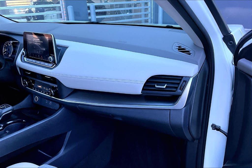 used 2023 Nissan Rogue car, priced at $19,999