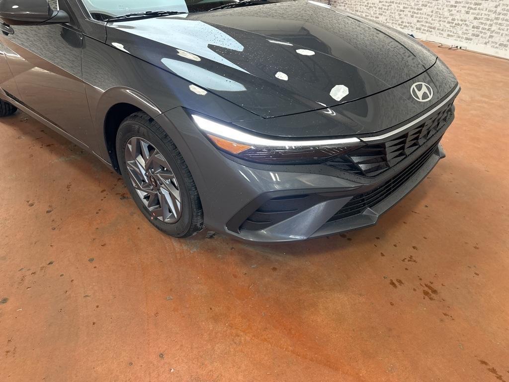 new 2026 Hyundai ELANTRA HEV car, priced at $26,010