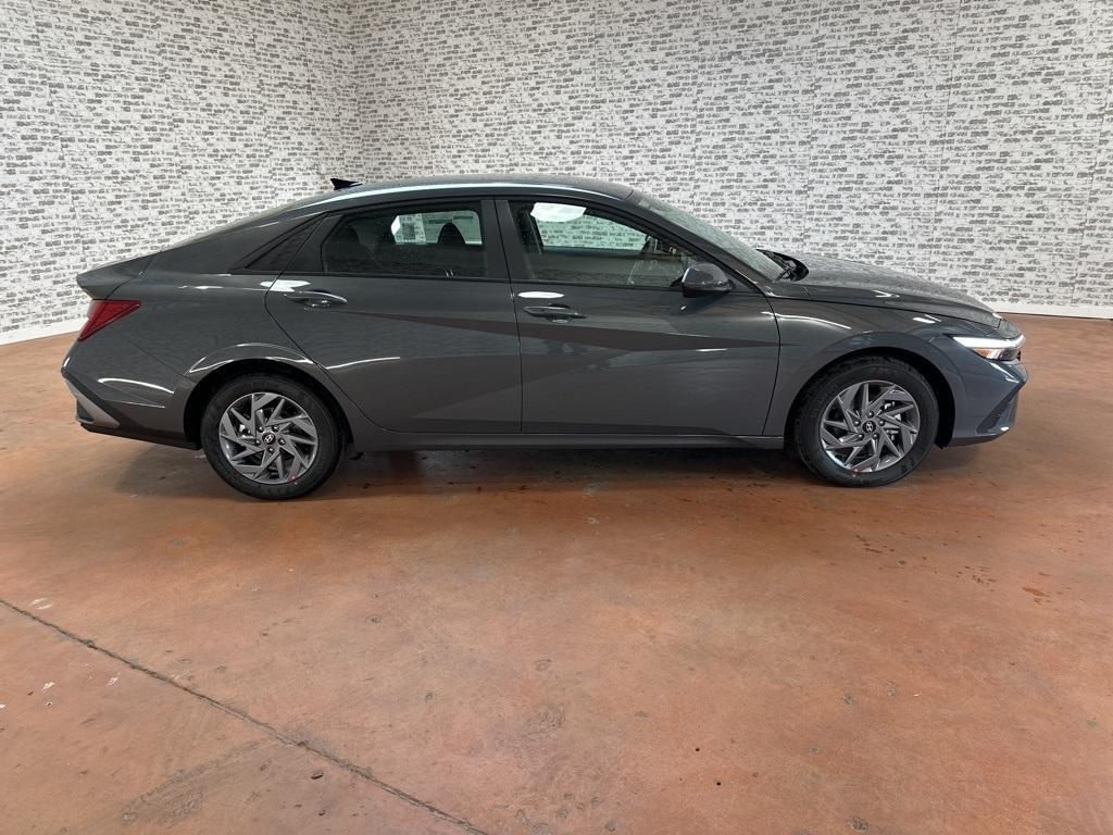 new 2026 Hyundai ELANTRA HEV car, priced at $26,010