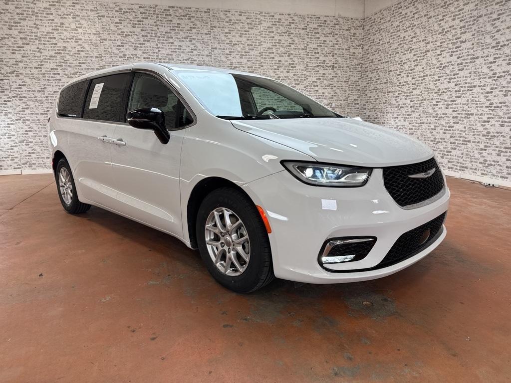 used 2024 Chrysler Pacifica car, priced at $26,752