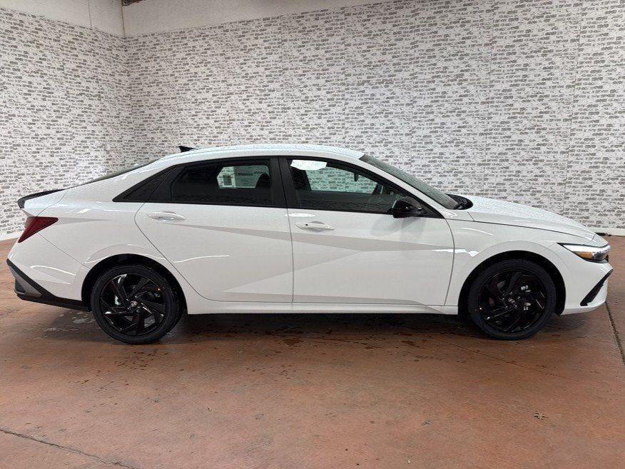 new 2026 Hyundai ELANTRA HEV car, priced at $28,425