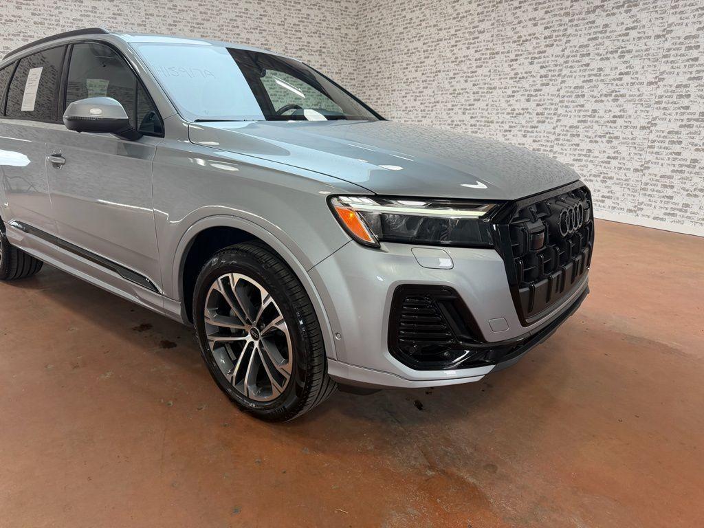 used 2025 Audi Q7 car, priced at $49,837