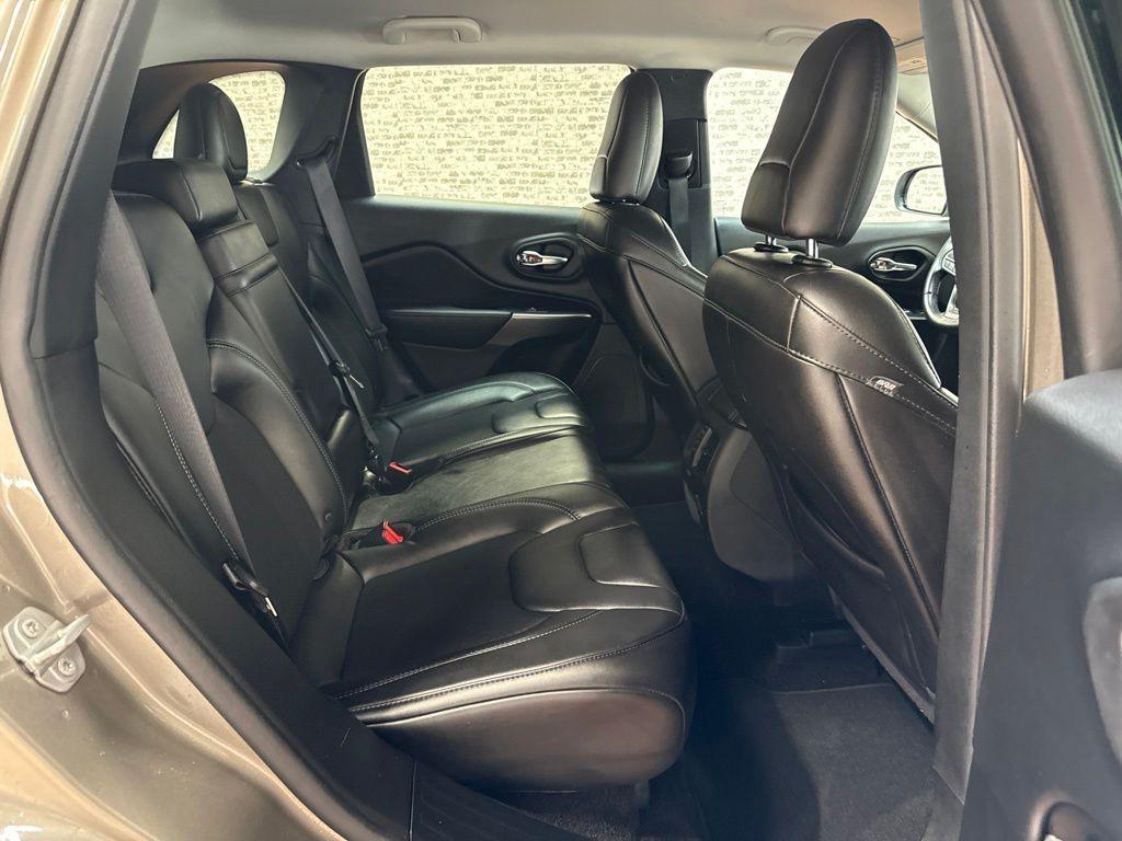 used 2019 Jeep Cherokee car, priced at $18,082
