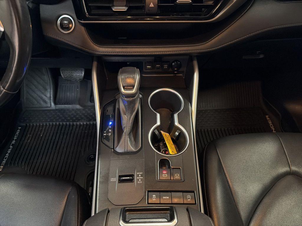 used 2020 Toyota Highlander car, priced at $21,392