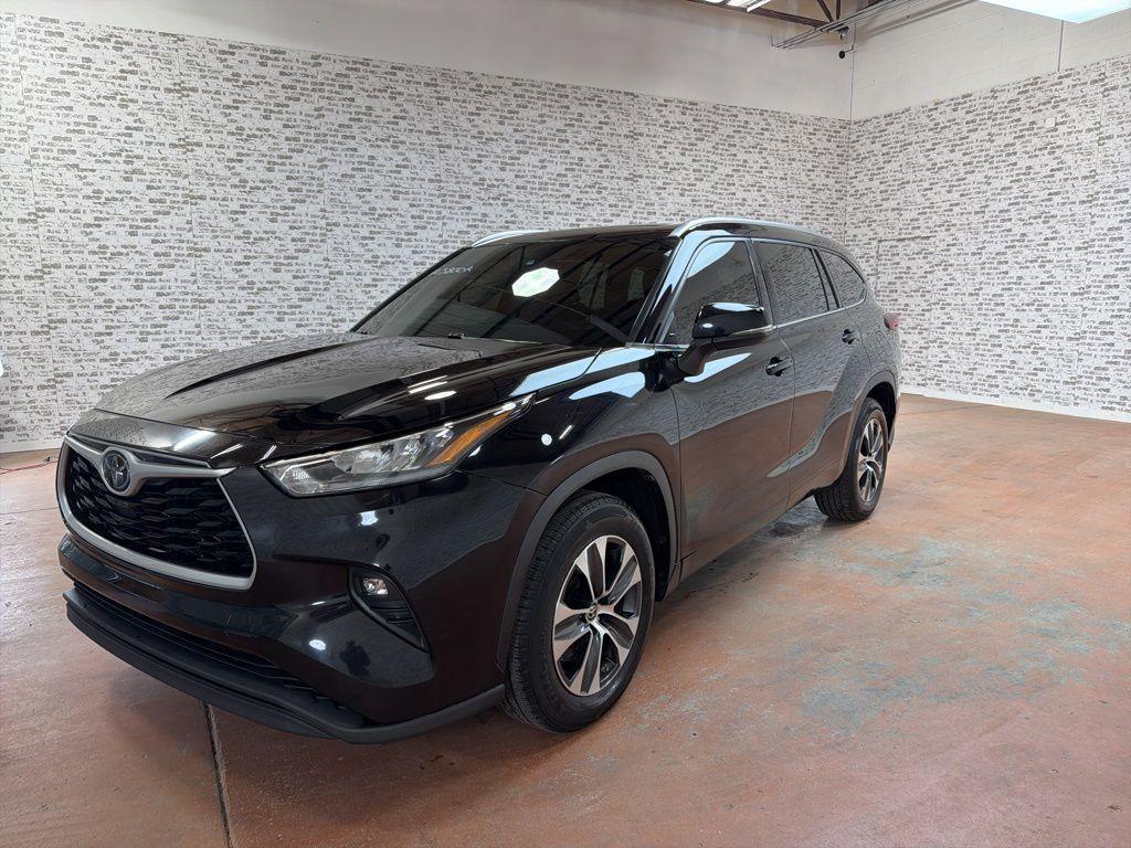 used 2020 Toyota Highlander car, priced at $21,392