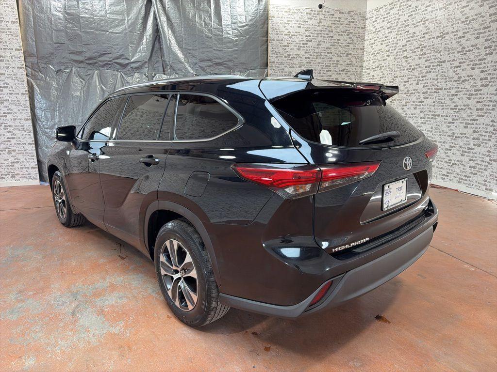 used 2020 Toyota Highlander car, priced at $21,392