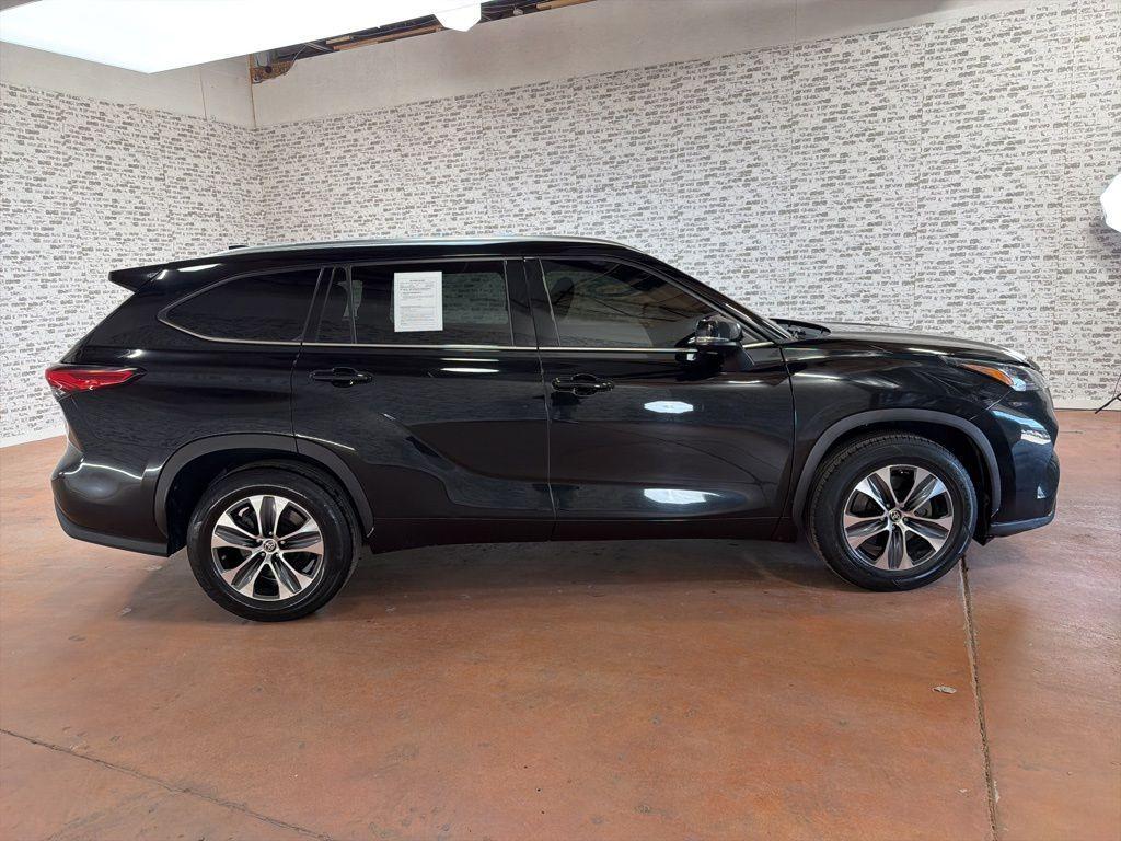 used 2020 Toyota Highlander car, priced at $21,392