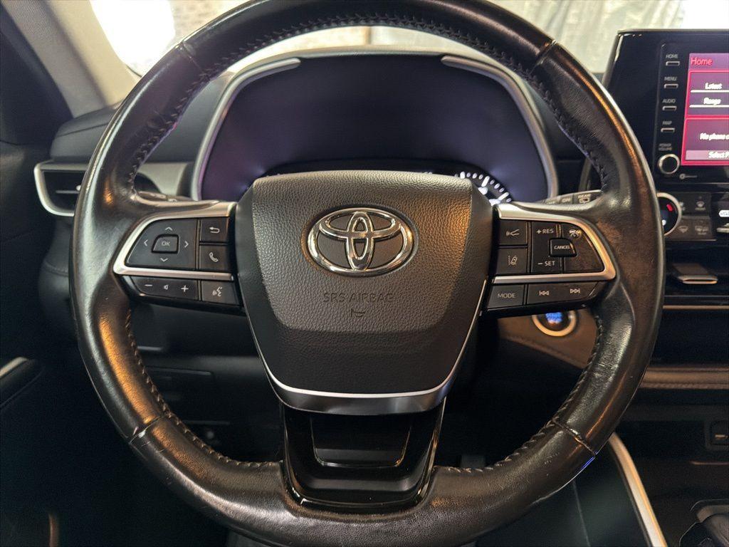 used 2020 Toyota Highlander car, priced at $21,392