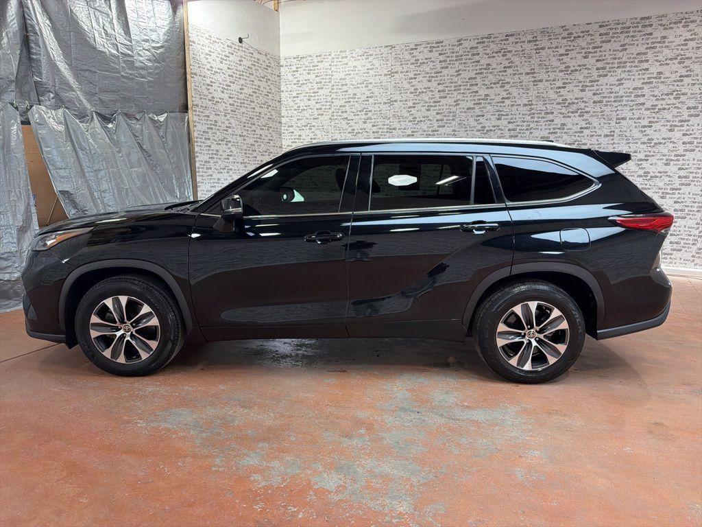 used 2020 Toyota Highlander car, priced at $21,392