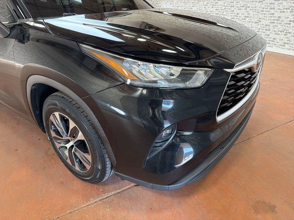 used 2020 Toyota Highlander car, priced at $21,392