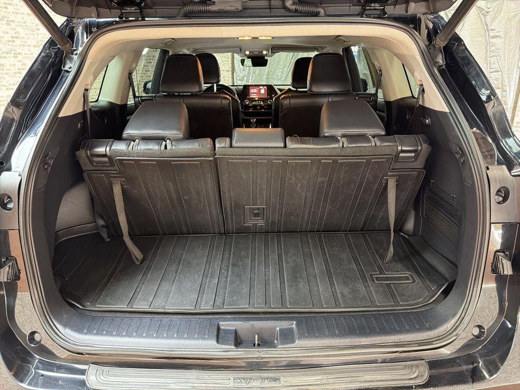 used 2020 Toyota Highlander car, priced at $21,392