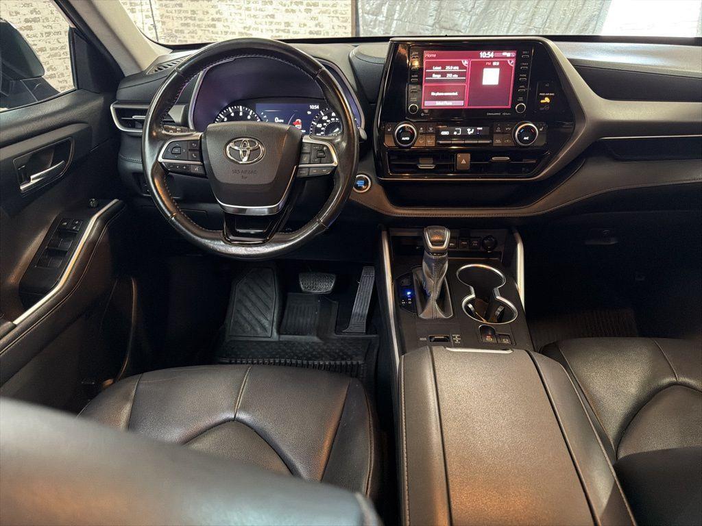 used 2020 Toyota Highlander car, priced at $21,392