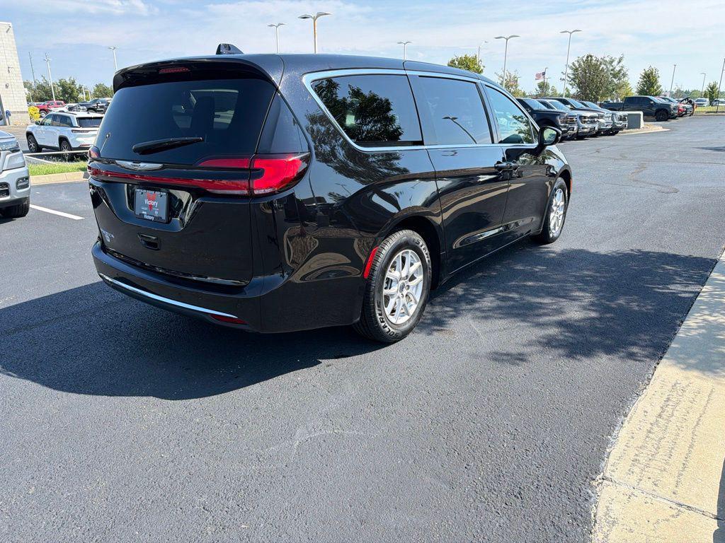 used 2025 Chrysler Pacifica car, priced at $24,294
