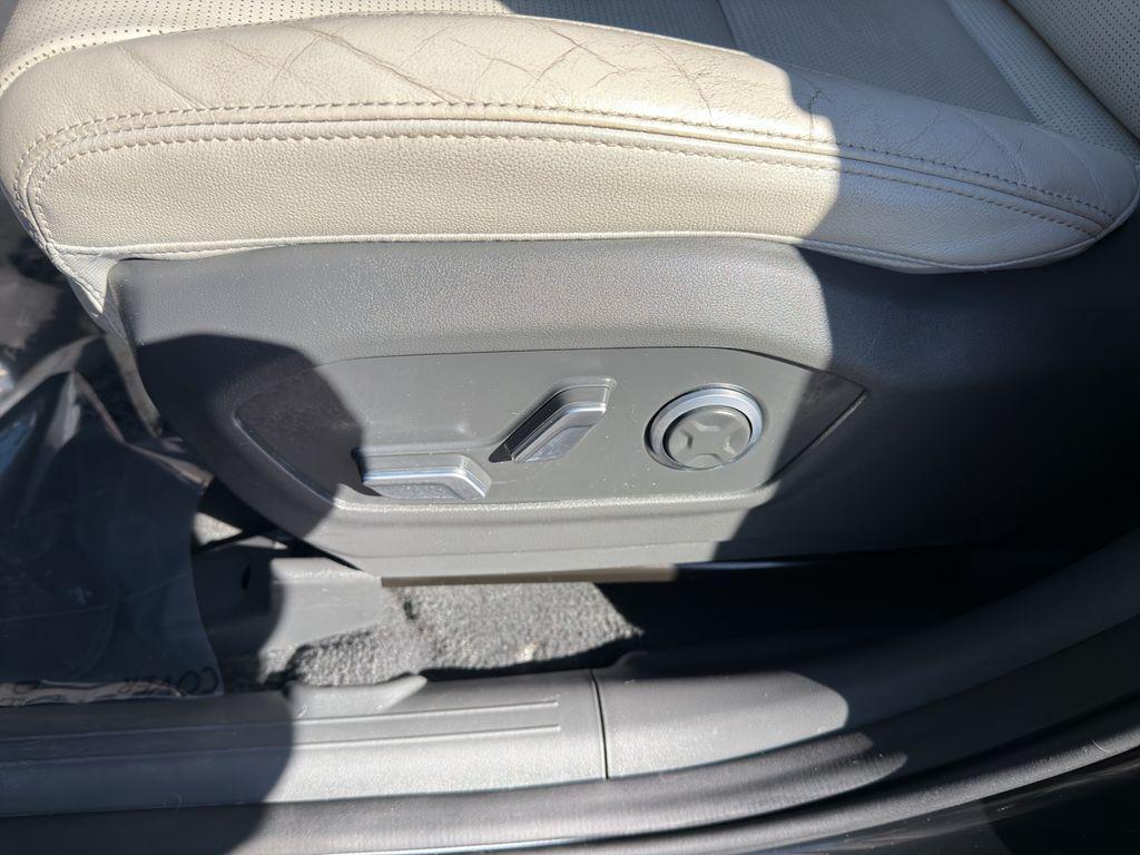 used 2024 Hyundai Santa Fe car, priced at $29,998