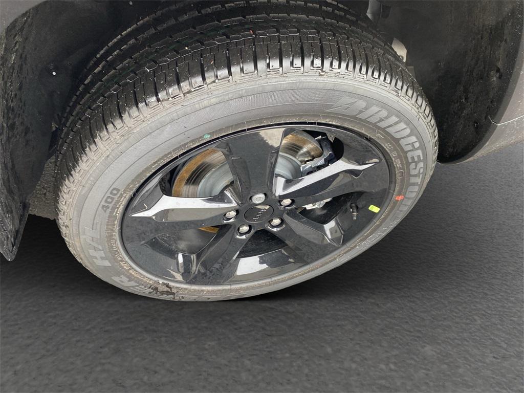 new 2025 Jeep Grand Cherokee L car, priced at $50,275