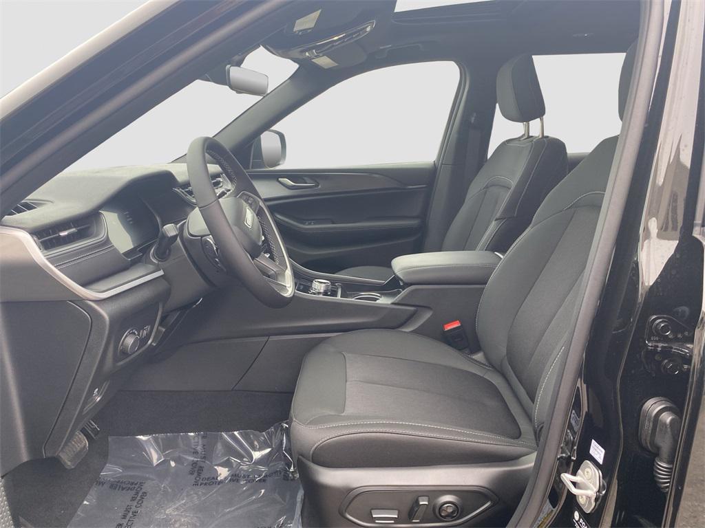 new 2025 Jeep Grand Cherokee L car, priced at $46,915