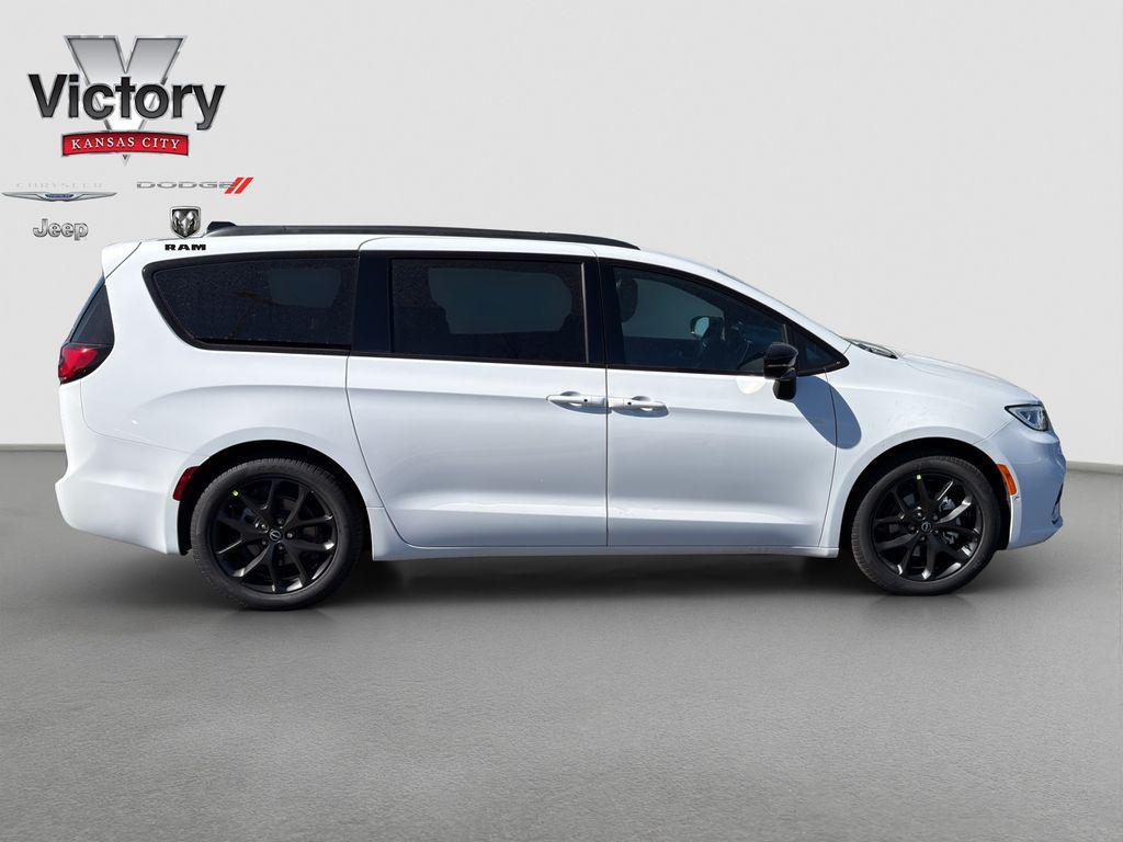 new 2026 Chrysler Pacifica car, priced at $50,405